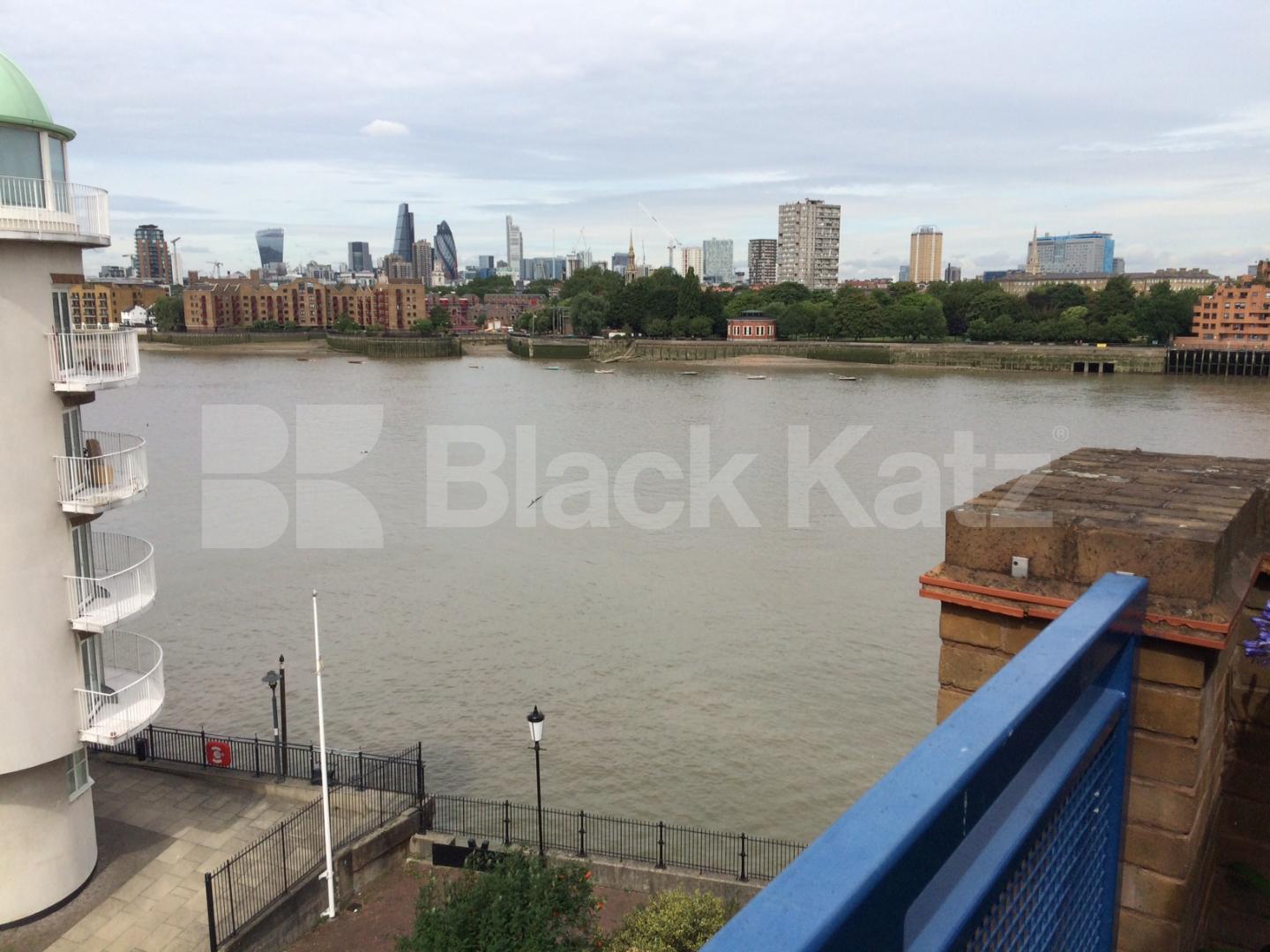 			NEW INSTRUCTION (Includes water rates, internet and residend swimming pool/ jaguzzi sauna., 1 Bedroom, 1 bath, 1 reception Penthouse			 King And Queen Wharf, Rotherhithe Street, Rotherhithe/ Canada Water